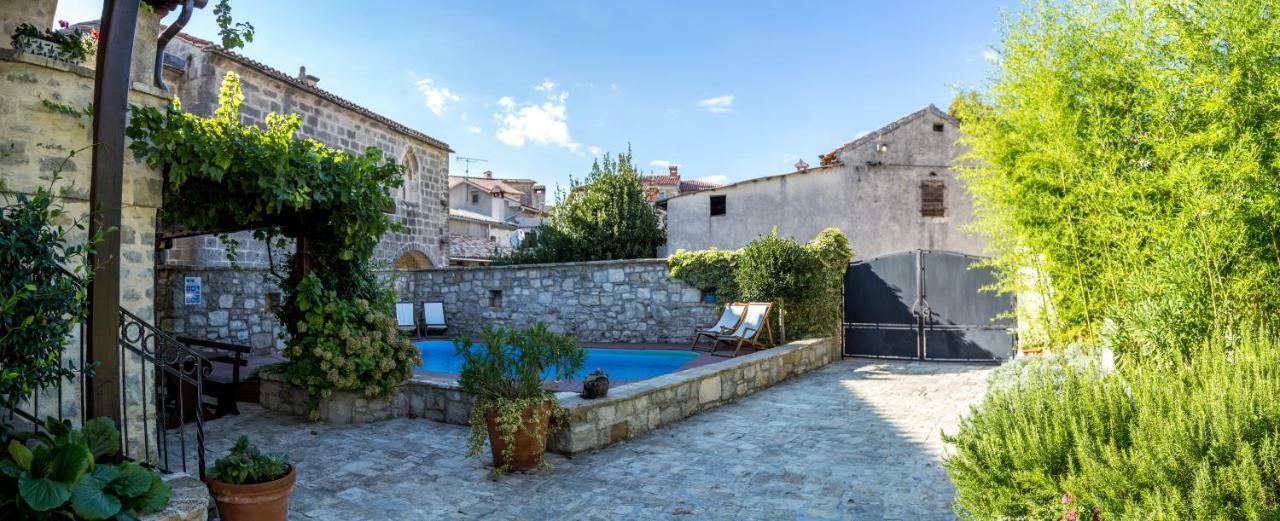 Holiday Homes Poli Svetega Antona Gracisce Экстерьер фото