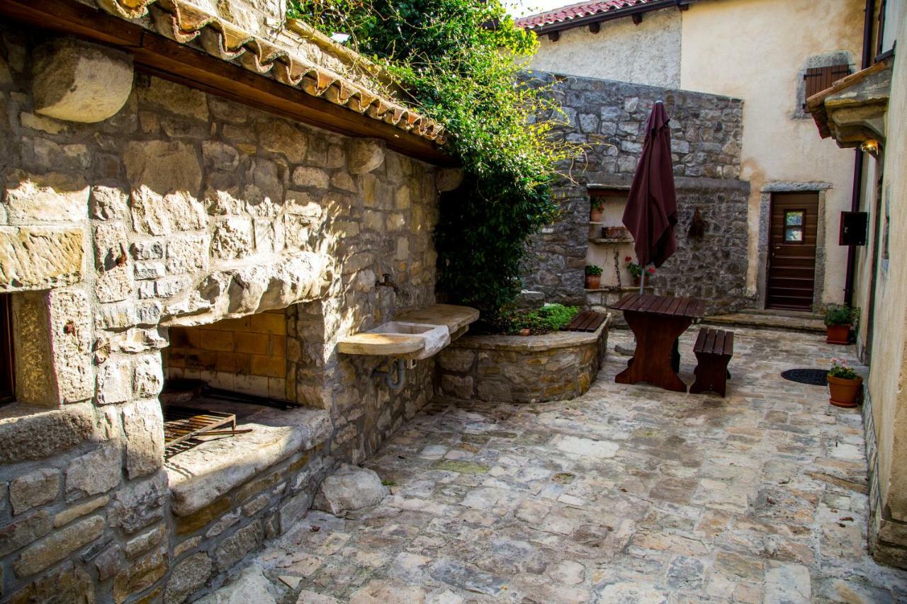 Holiday Homes Poli Svetega Antona Gracisce Экстерьер фото