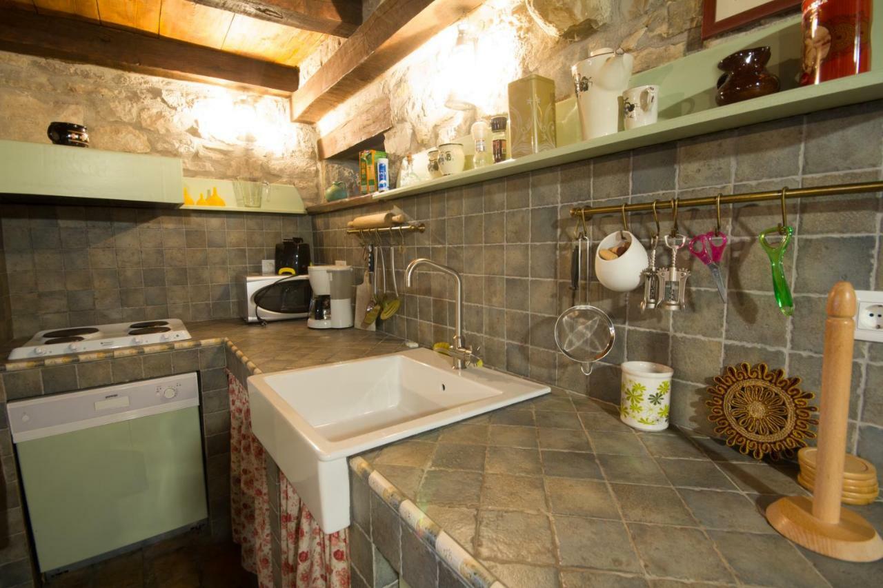 Holiday Homes Poli Svetega Antona Gracisce Экстерьер фото