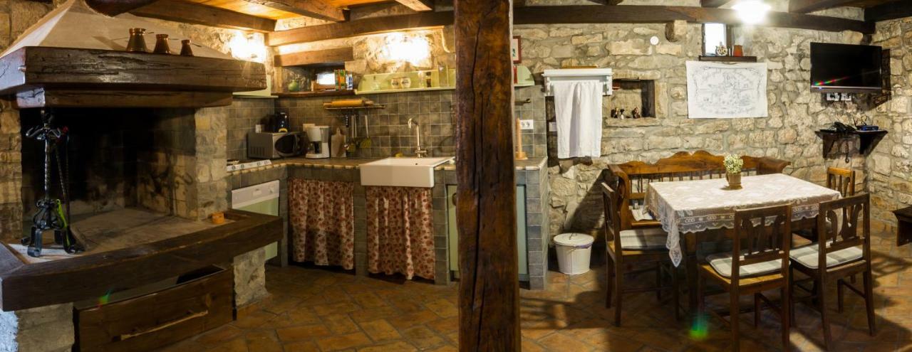 Holiday Homes Poli Svetega Antona Gracisce Экстерьер фото