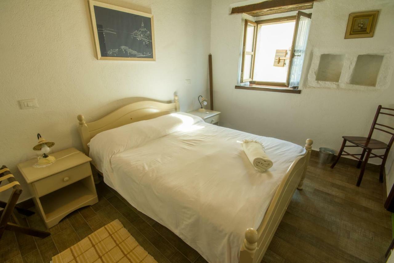 Holiday Homes Poli Svetega Antona Gracisce Экстерьер фото