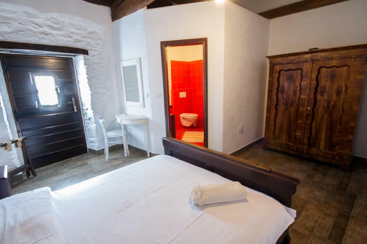 Holiday Homes Poli Svetega Antona Gracisce Экстерьер фото
